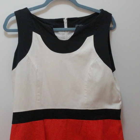 Dress - Picture 3 of 3